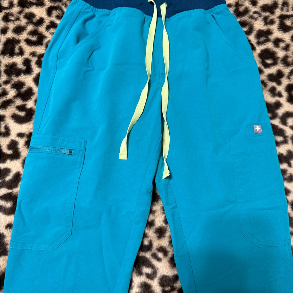 Figs Teal Scrub Pants with Neon Yellow Drawstring. Skinny Yolas